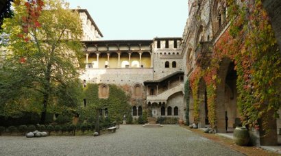Nella foto, il parco del castello di Grazzano Visconti