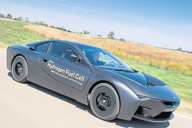 Auto a idrogeno, BMW svela i suoi prototipi
