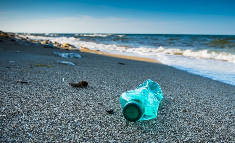 Nel mare ci sono 5 trilioni di pezzi di plastica