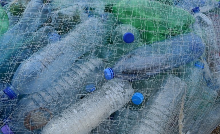 Nel 2050 ci sarà più plastica che pesci