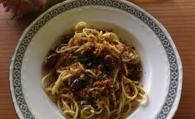 Briciole & spaghetti, ovvero come cucinare con poco