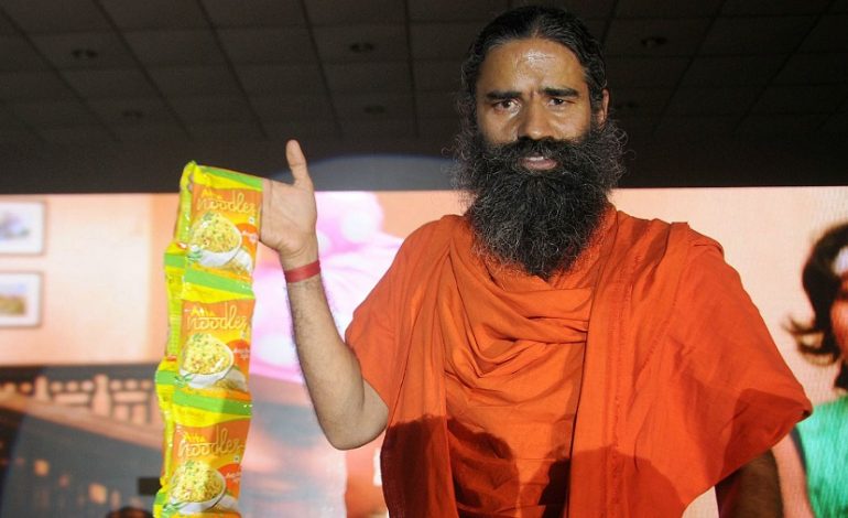 Chi è Baba Ramdev, lo yogi che sfida le multinazionali