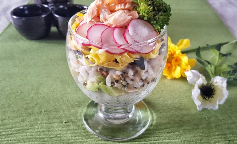 Spring cup con quinoa: i cereali incontrano il sushi