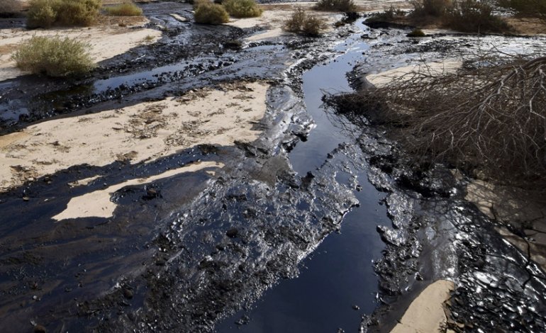 North Dakota, oleodotto sversa 650mila litri di petrolio​ nel torrente