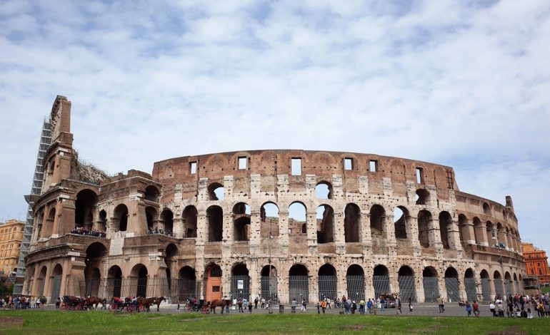 Colle Oppio-Parco traiano: una vista verde sul Colosseo