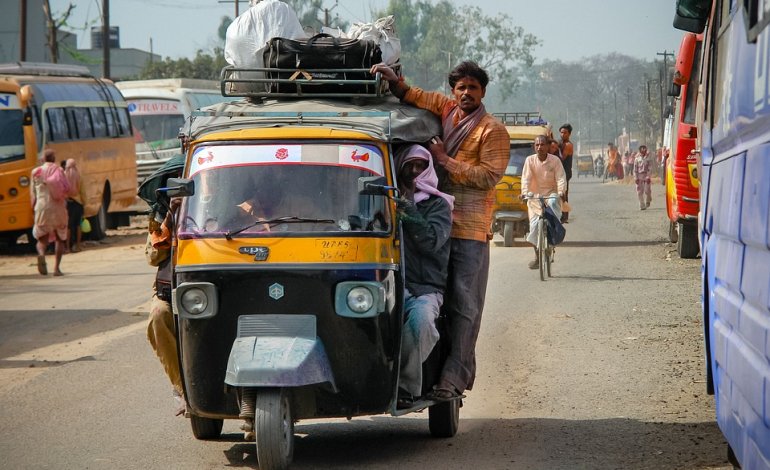Rivoluzione in India: solo auto elettriche entro il 2030