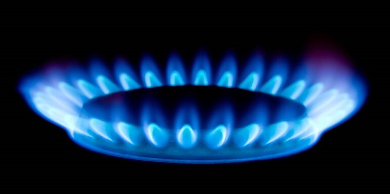 Petrolio ai minimi, il gas diventa la prima fonte energetica