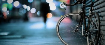 La svolta della bicicletta: da mezzo sostenibile a industria consumistica
