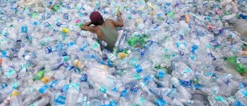 Il mondo rischia di perdere la sua battaglia più importante: quella contro la plastica