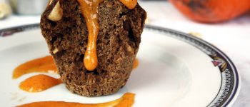 Cottura a vapore: Muffins nocciole e cacao con salsa di cachi