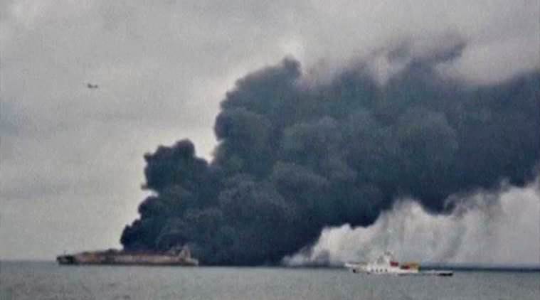 Affonda petroliera iraniana, 136mila tonnellate di greggio ultraleggero in mare