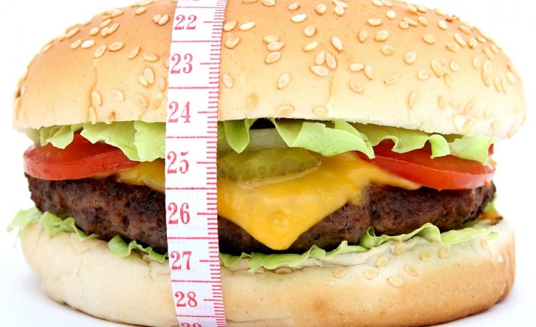 Sovrappeso e obesità, la nuova “malnutrizione” dei poveri