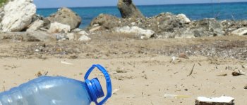 Spiagge di plastica: cresce il numero dei rifiuti