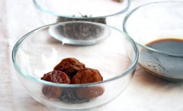 Tè bancha, umeboshi e salsa di soia: un rimedio naturale dai mille utilizzi