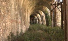Lungo la Via Flamina dalla Porta di Monterone al foro romano spoletino