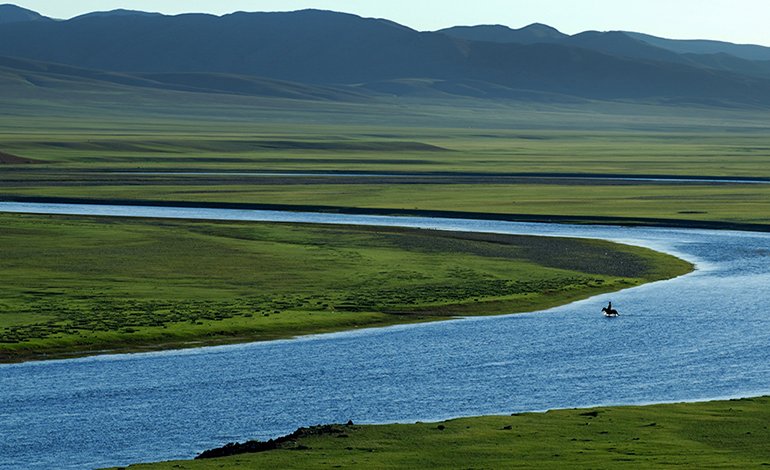 Un’alba magica nella steppa della Mongolia