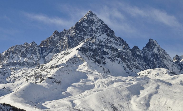 Monviso, si sbriciola la parete nordest: caduti 200mila metri cubi di roccia