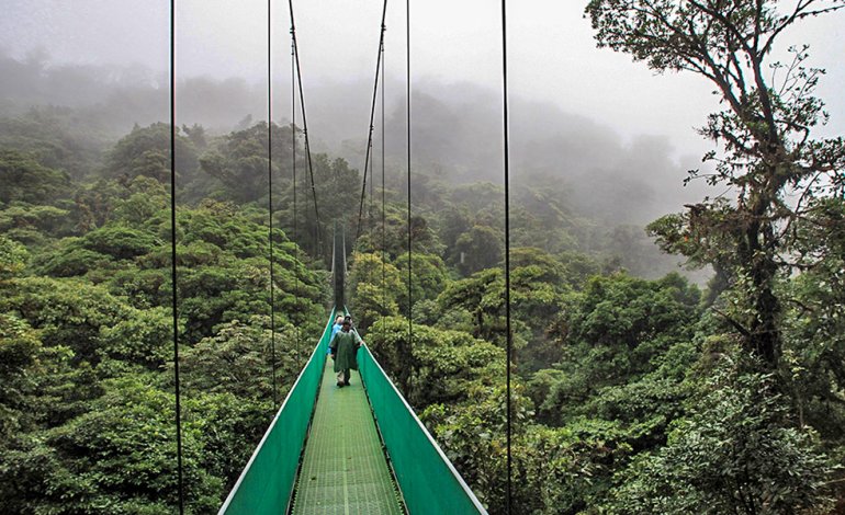 Il tesoro del Costa Rica: cascate, vulcani e wildlife