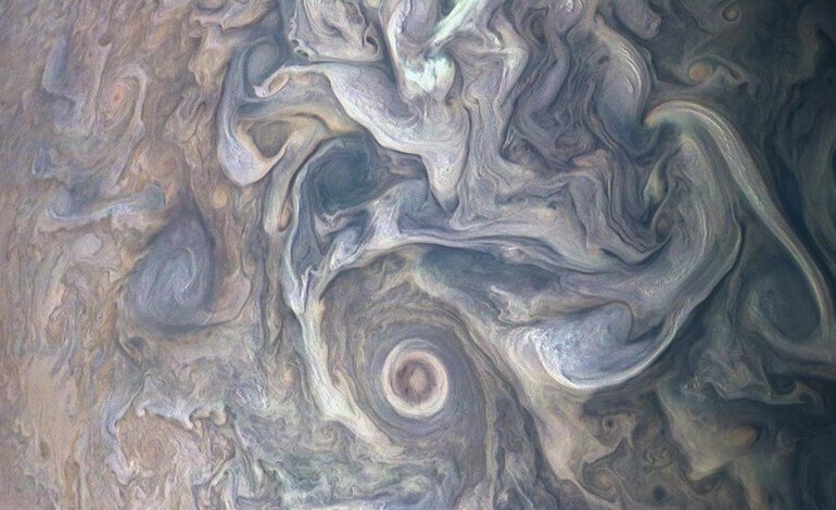 Giove: se c’è vita aliena, è fra le nuvole