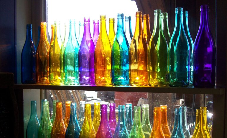 Vetro: i più virtuosi lo riciclano a colori!