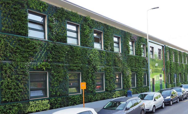Un muro verde e intelligente che riduce l’inquinamento