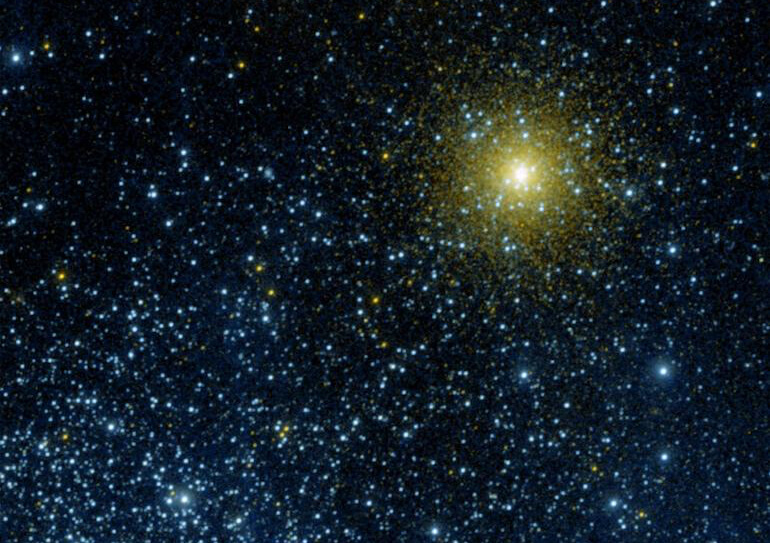 Ammasso globulare di stelle. © NASA/JPL-Caltech/Univ. of Virginia Picnic sotto le stelle
