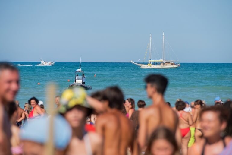 rilascio in mare tartaruga
