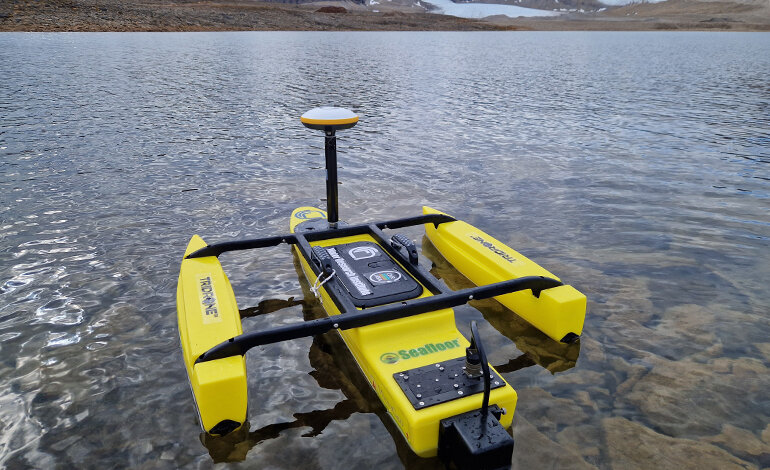 Per la prima volta un drone idrografico solca i laghi glaciali
