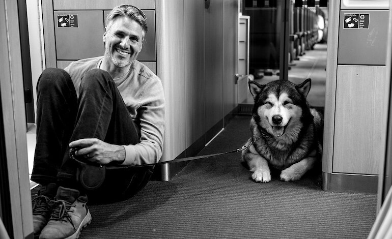 In treno con cani e gatti