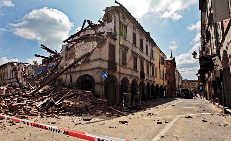 Piccoli e grandi terremoti attesi in futuro in Italia