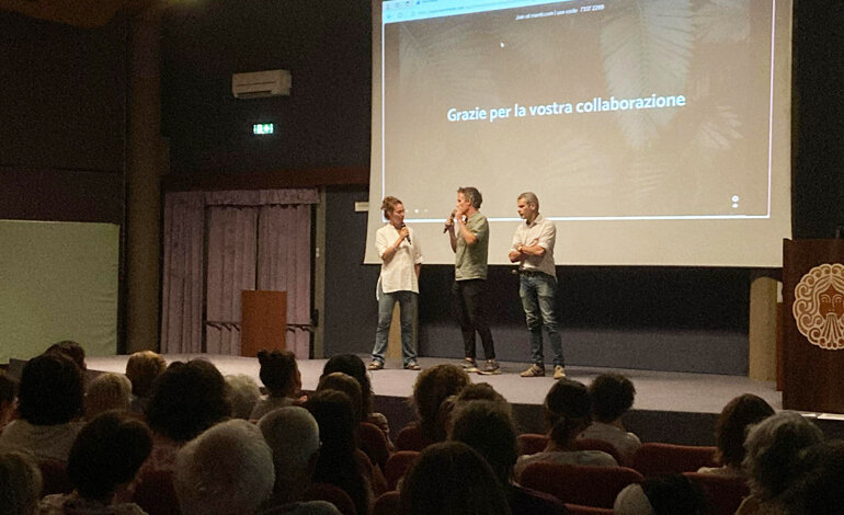 Grande successo per “Pericolosamente vicini” al Palazzo delle Terme di Comano