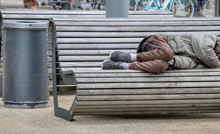 Poveri estremi, poveri relativi, pur sempre poveri