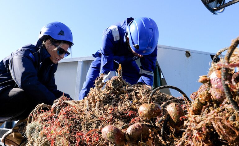 30 reti fantasma recuperate tra Augusta e Siracusa
