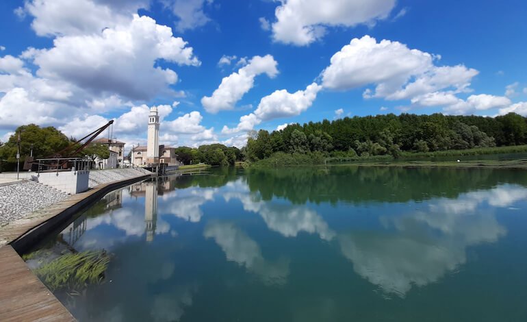 Al cimitero dei Burci, all’interno del Parco del Sile