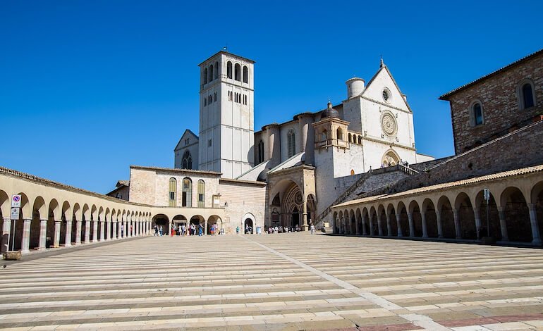 La complessità di san Francesco è un invito ad abitare poeticamente la Terra