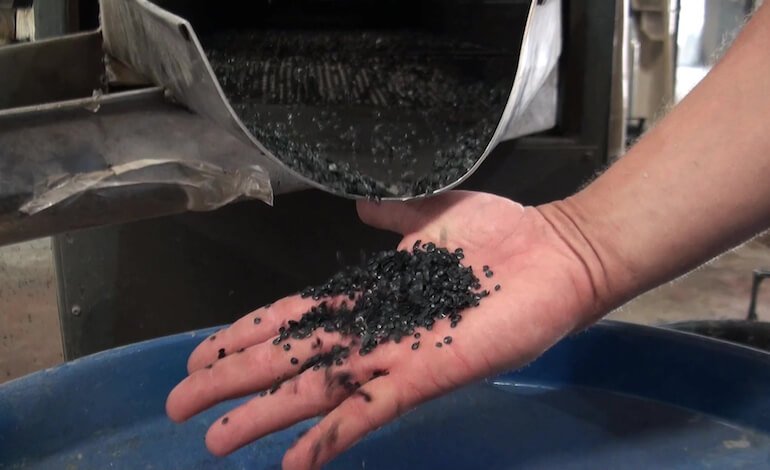 Di fronte a un’emergenza nazionale, i riciclatori fermano gli impianti