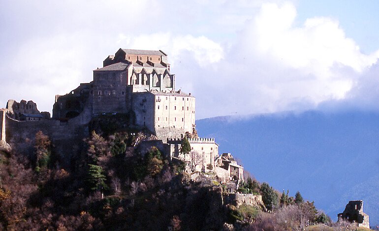 Verso il cielo: alla Sacra di San Michele a piedi