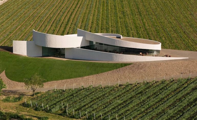 Moncalisse: il paesaggio diventa architettura e il vino diventa esperienza