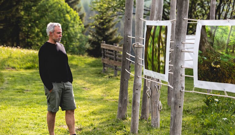 Al Giardino Botanico Alpino Viote, sopra Trento, una straordinaria mostra fotografica di Bruno d’Amicis