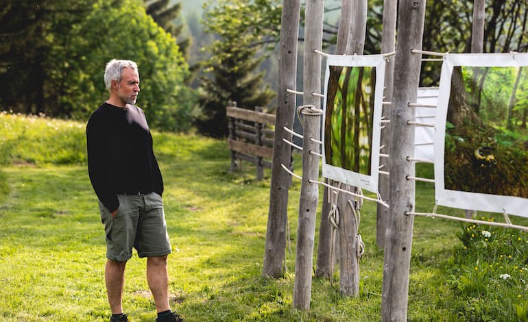 Al Giardino Botanico Alpino Viote, sopra Trento, una straordinaria mostra fotografica di Bruno d’Amicis