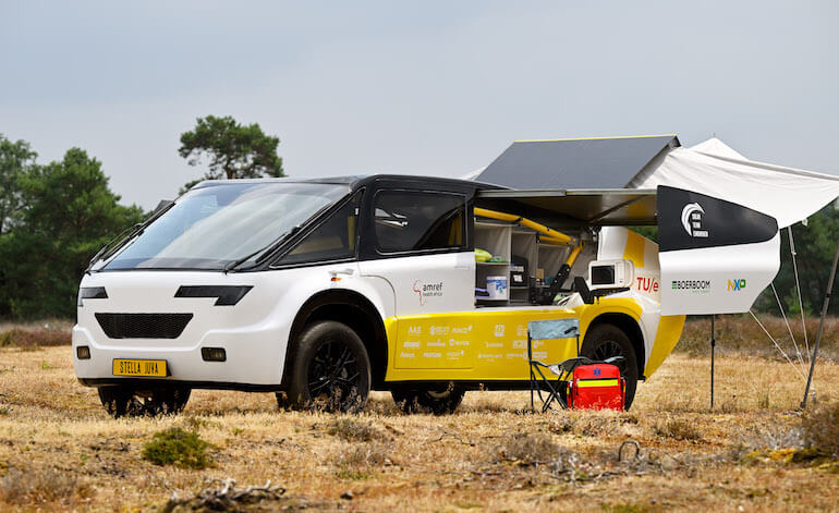 Presentata Stella Juva, la prima ambulanza al mondo alimentata a energia solare