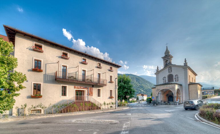 Il Wine Hotel San Carlo, in Valtellina. Una storia lunga 180 anni