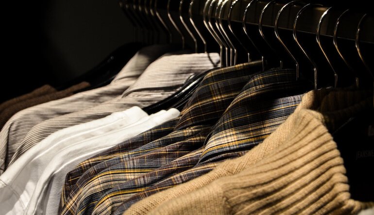 Raccolta di prodotti tessili post-consumo direttamente nei punti vendita